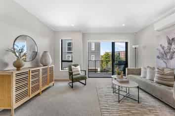 5/35 Marine Parade, Hobsonville
