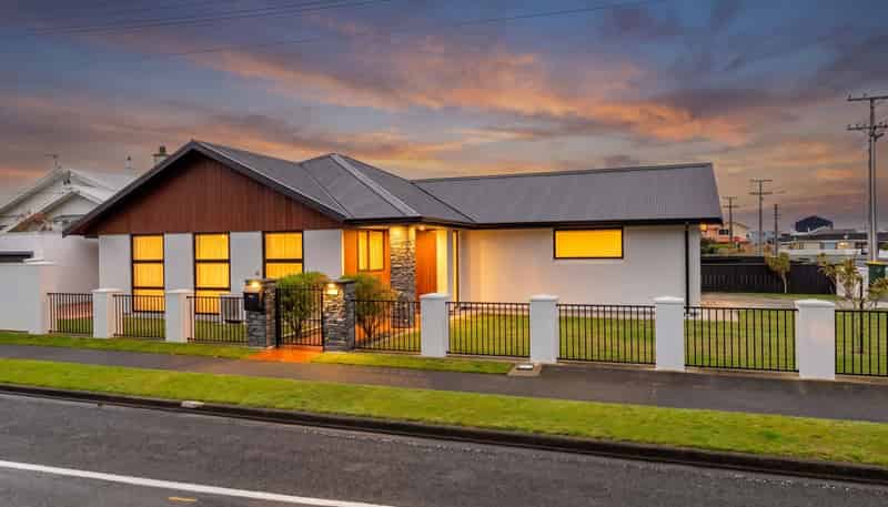 100 Argyle Street, Hawera