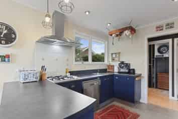 9 Simon Place, Woodend