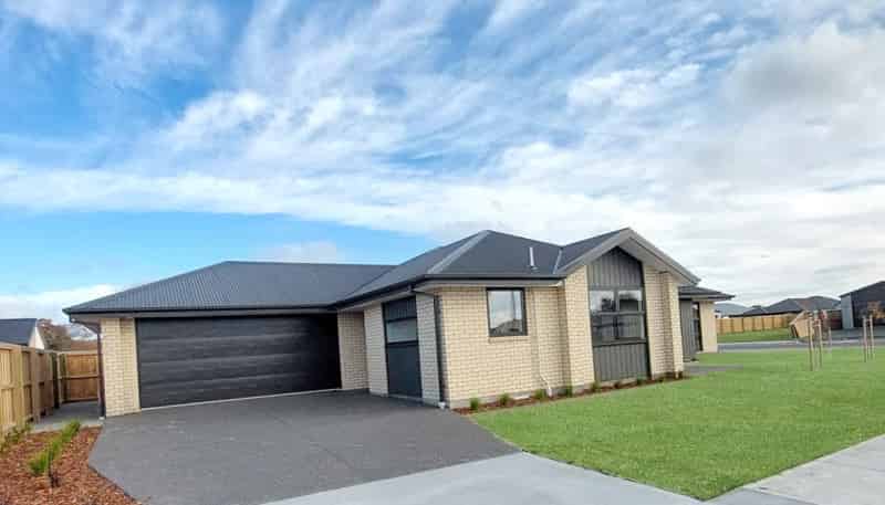 35 Chambers Avenue , Ravenswood