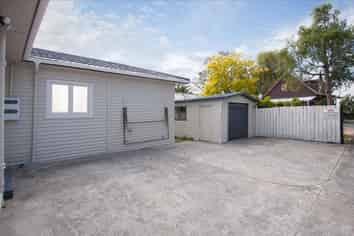 34 Wolverton Rd , Avondale