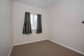 34 Wolverton Rd , Avondale