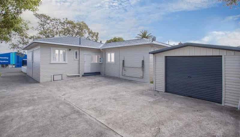 34 Wolverton Rd , Avondale