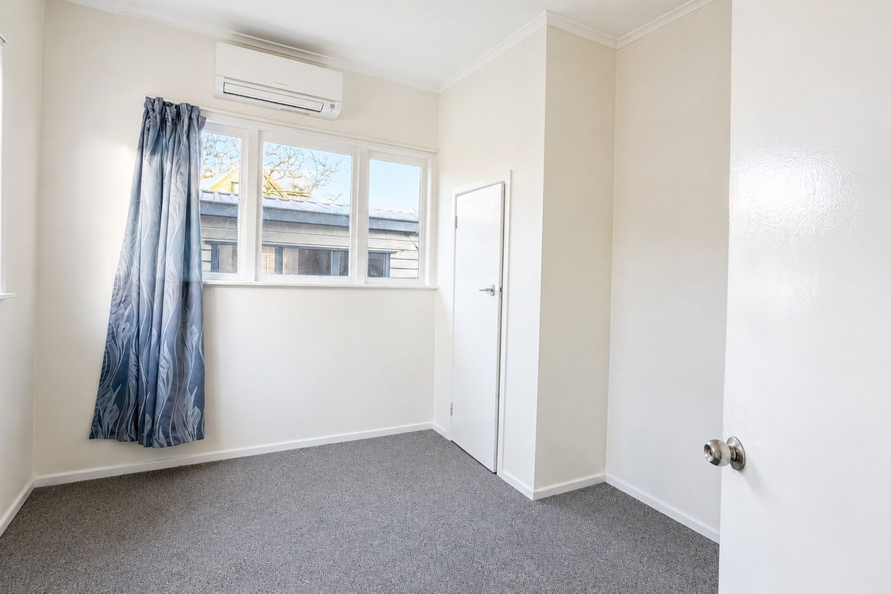 Three-Bedroom Home on Wolverton Road - Widok 5