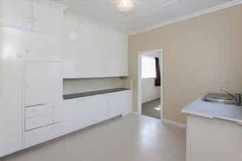 34 Wolverton Rd , Avondale