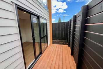1/2145 Great North Road, Avondale