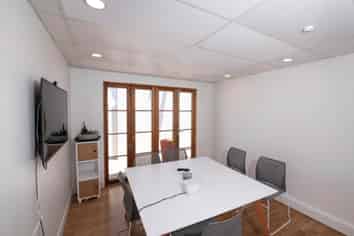 CHARACTER PONSONBY OFFICE WITH FIVE CAR PARKS
