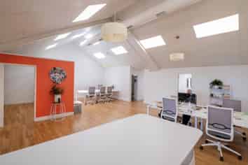 CHARACTER PONSONBY OFFICE WITH FIVE CAR PARKS
