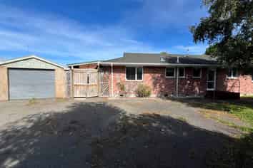364 Botanical Road, West End