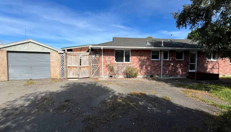 364 Botanical Road, West End
