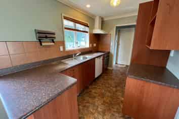 364 Botanical Road, West End