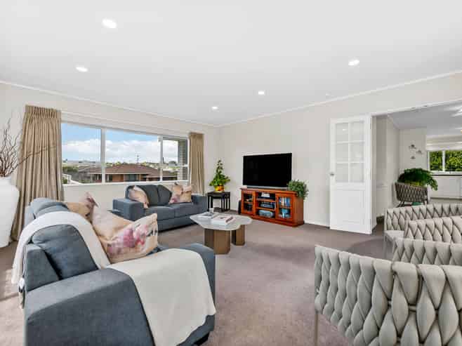47 Nicholas Road, Somerville