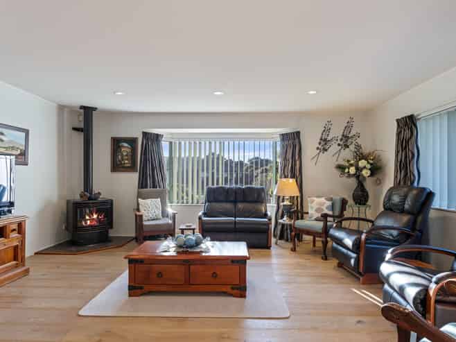 66 Weggery Drive, Waikanae Beach