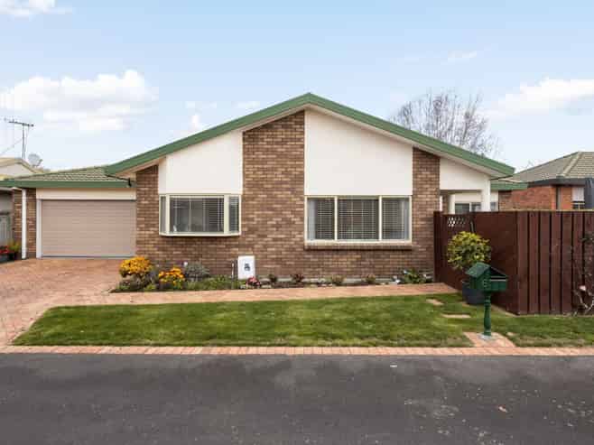 6 Longford Court, Forest Lake