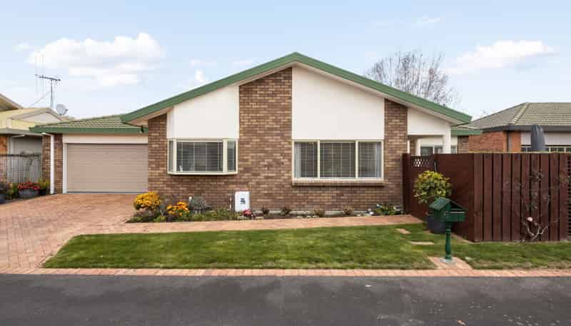 6 Longford Court, Forest Lake