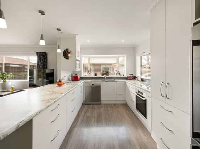 6 Longford Court, Forest Lake