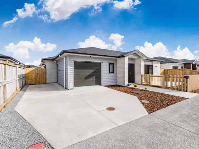 8  Sapwood Crescent, Takanini