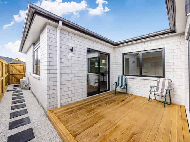 8  Sapwood Crescent, Takanini