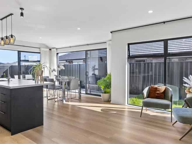 32 Maunganamu Drive, Wharewaka