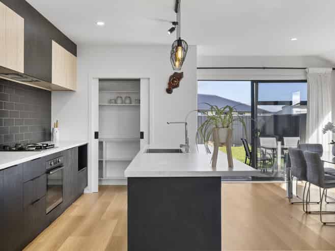 32 Maunganamu Drive, Wharewaka