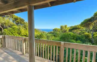 187 Piha Road, Piha