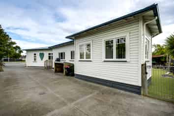 Versatile Tenancy with Premium Exposure