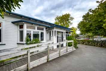 Versatile Tenancy with Premium Exposure