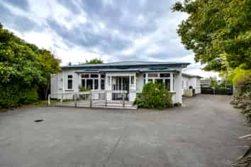 Versatile Tenancy with Premium Exposure