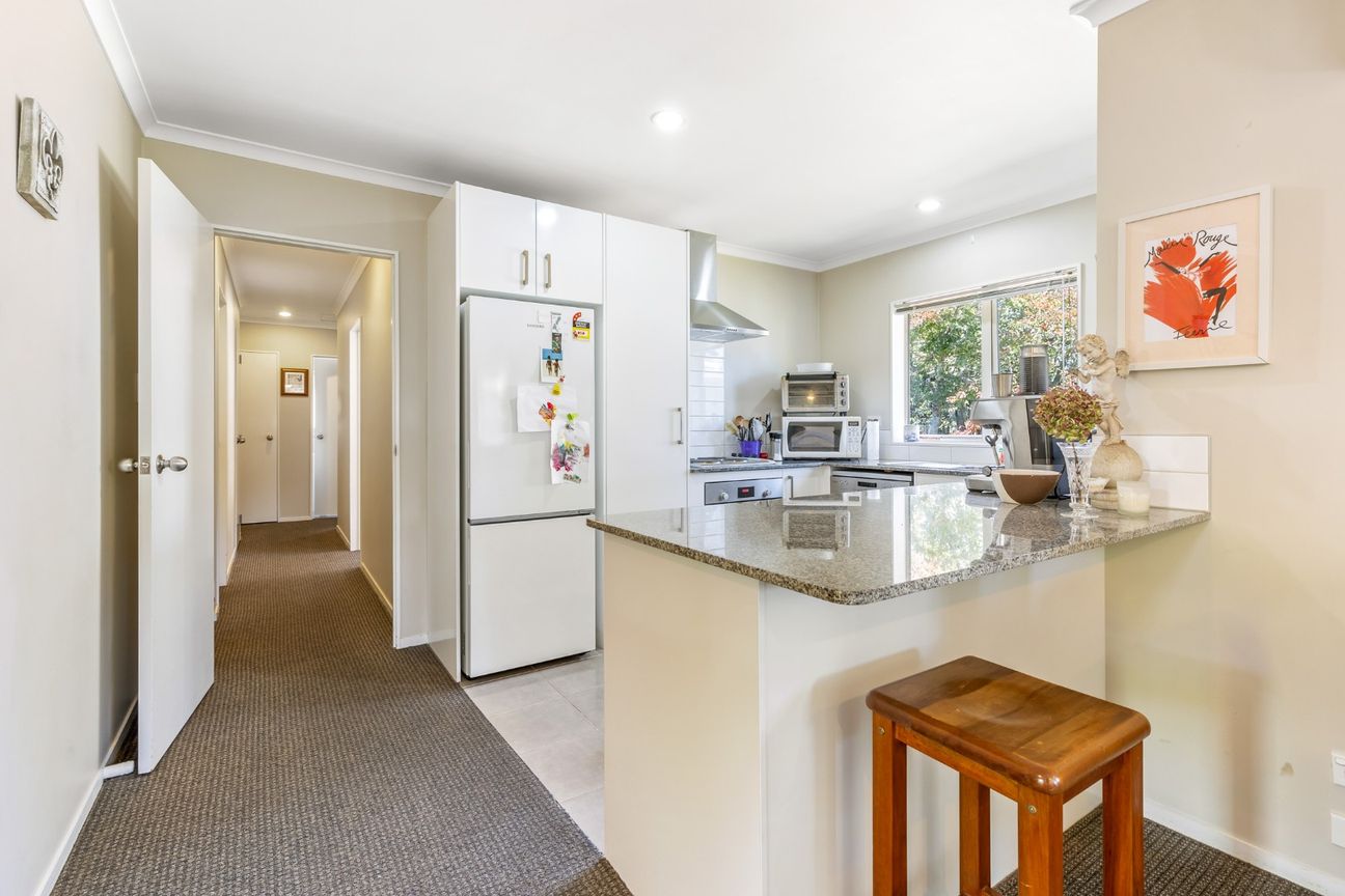 Location, Lifestyle & Space – This Home Has It All! - Aanzicht 2