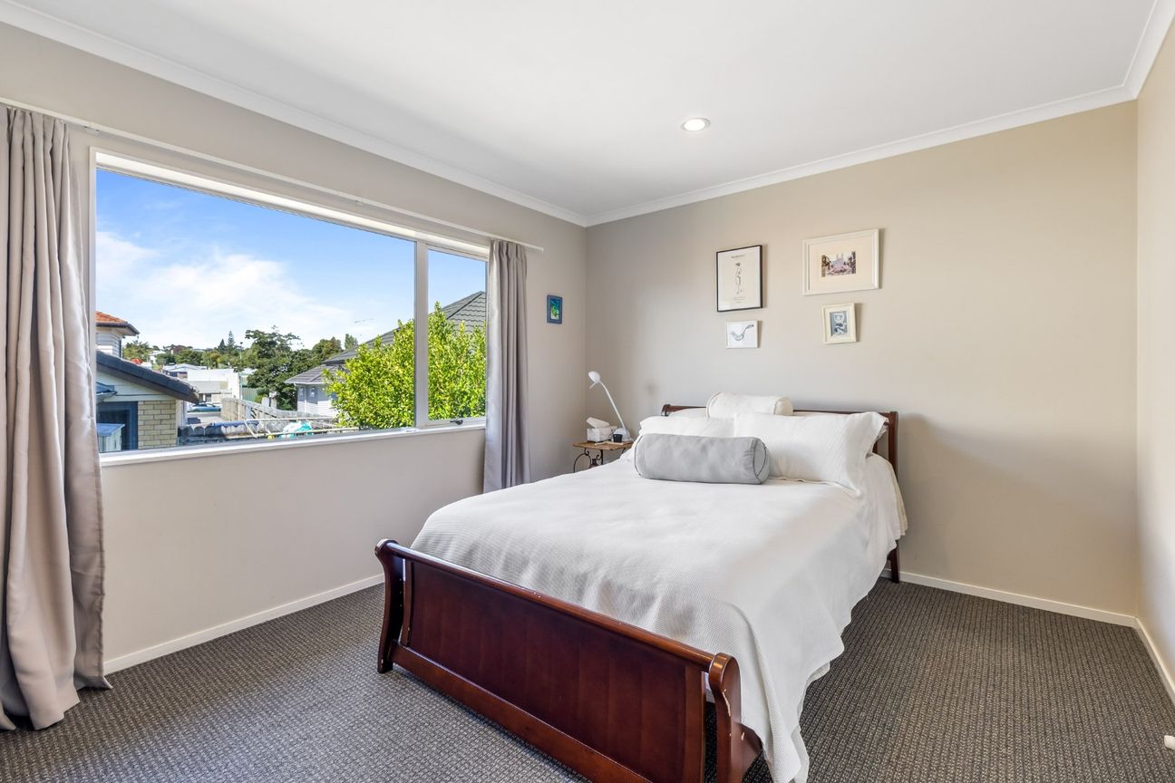 Location, Lifestyle & Space – This Home Has It All! - Aanzicht 6