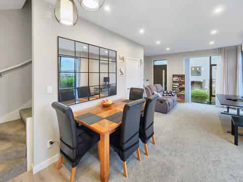 24 Ron Deal Way, Epuni