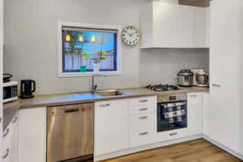 24 Ron Deal Way, Epuni