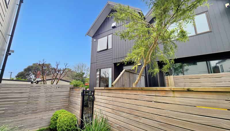 24 Ron Deal Way, Epuni