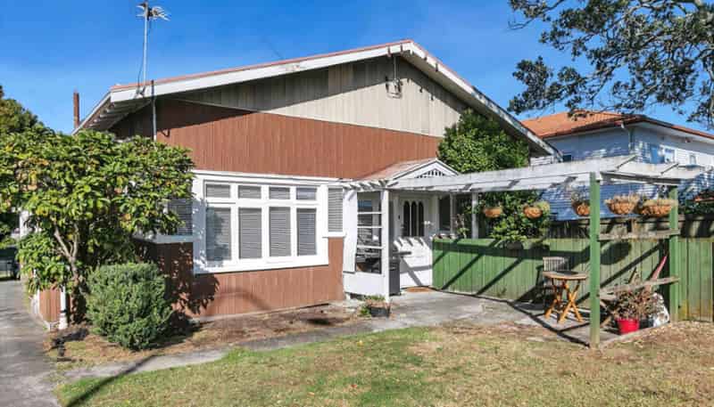 327 Mt Albert Road, Mount Roskill