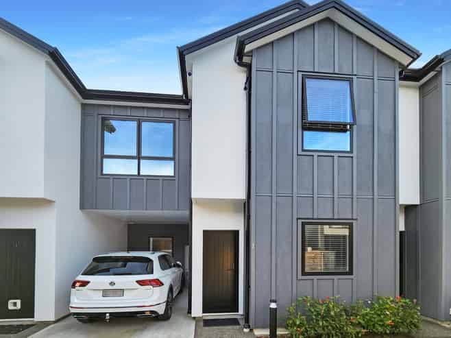 2/62 Queens Grove , Belmont