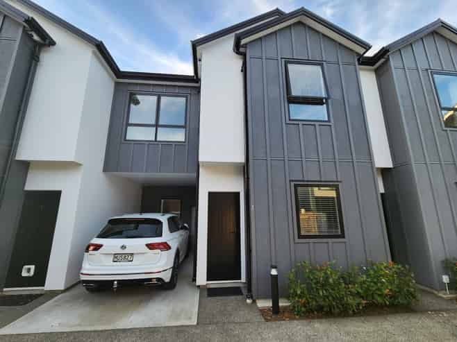2/62 Queens Grove , Waterloo