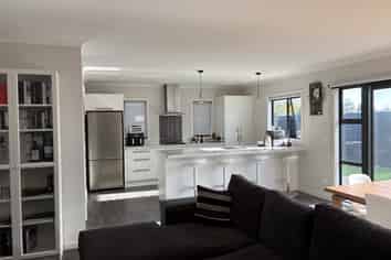 a/1 Upham Terrace, Roslyn
