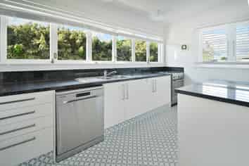 1001 Plunket Street, Saint Leonards