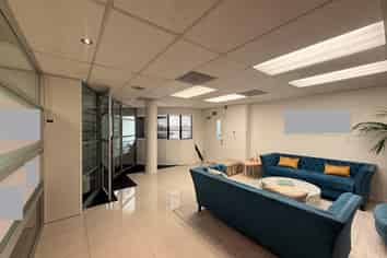 Level 1 Office on Prime Greenlane Location