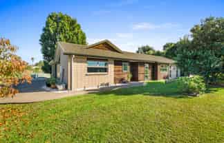 1 Neill Boak Place, Beachlands