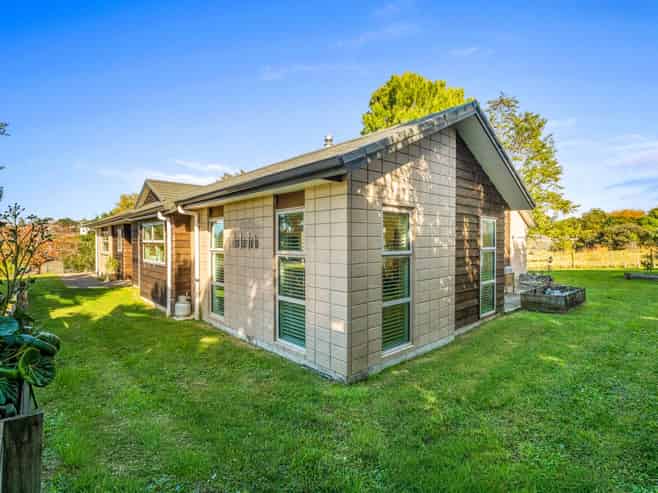 1 Neill Boak Place, Beachlands