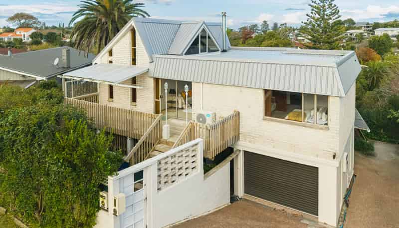 14 Glamorgan Drive, Torbay