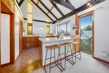 14 Glamorgan Drive, Torbay