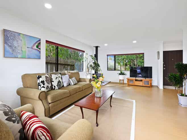 2/57 Howe Street, Howick