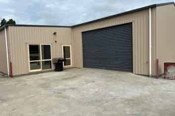 Tradies Unit in North Canterbury.  