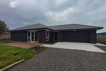 6A Macrocarpa Lane, Carterton