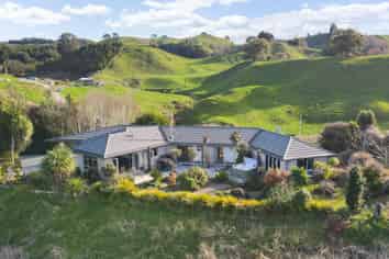 696A Poutakataka Road, Ngakuru