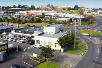 PREMIUM CORNER RETAIL - LANDMARK LOCATION
