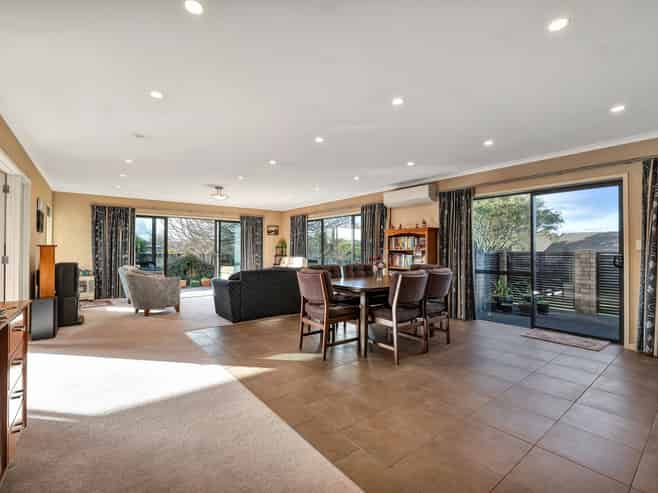 73B Cressida Avenue, Stratford