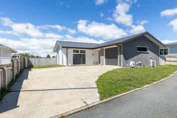 6 Toutouwai Lane, Inglewood